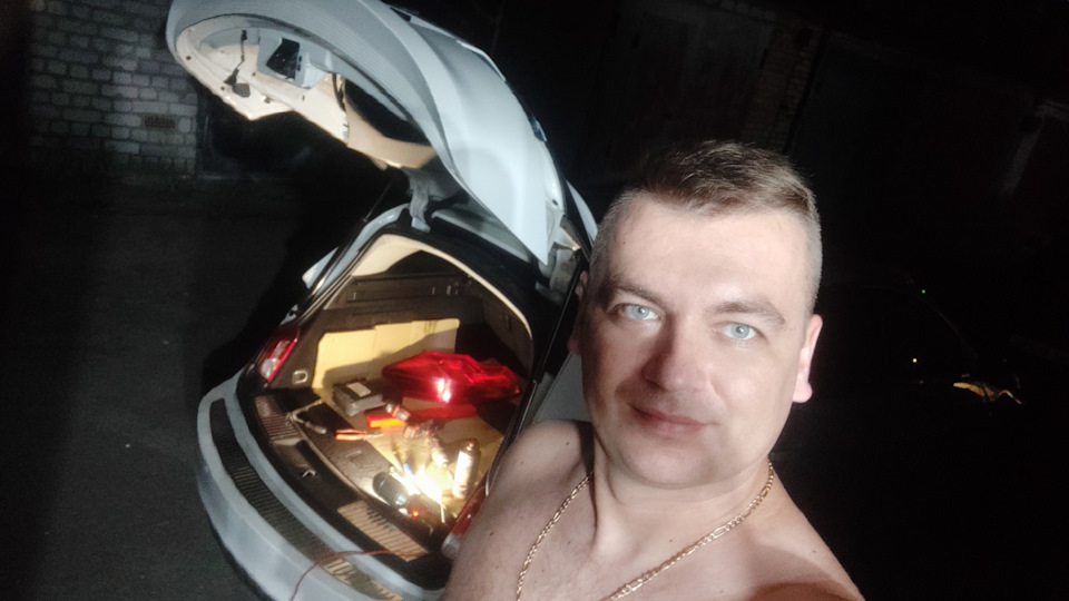 Ремонт кнопки багажника, і мене спіткала ця доля 😂 1