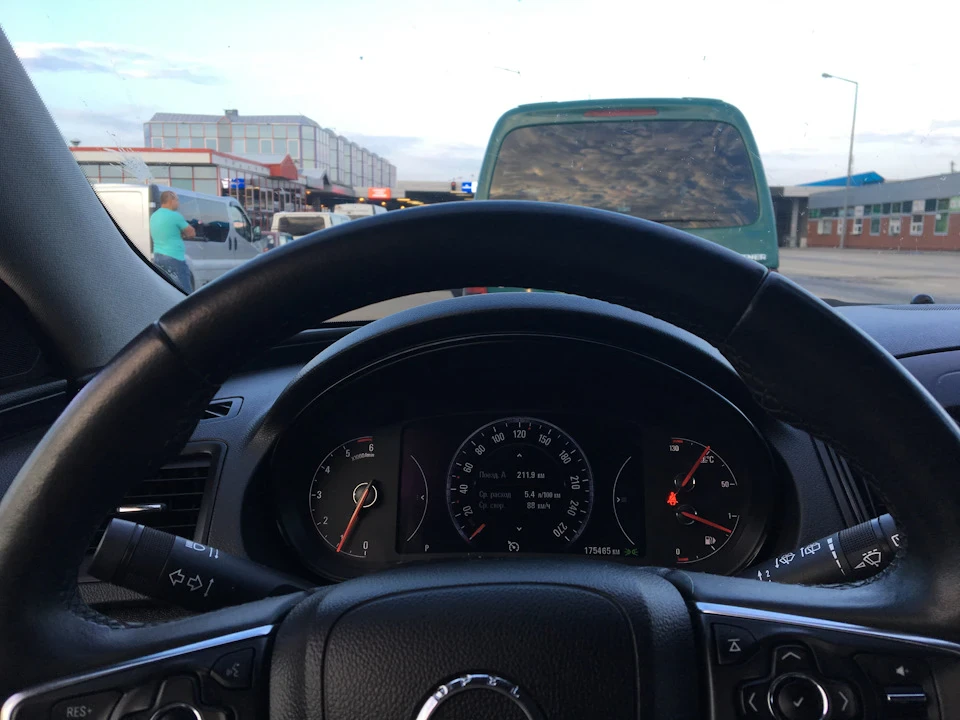 Рівне 1000,0 км або Варшава без путівника