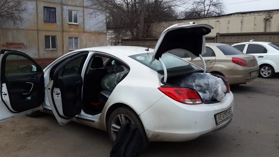 Перевіряємо місткість багажника та салону