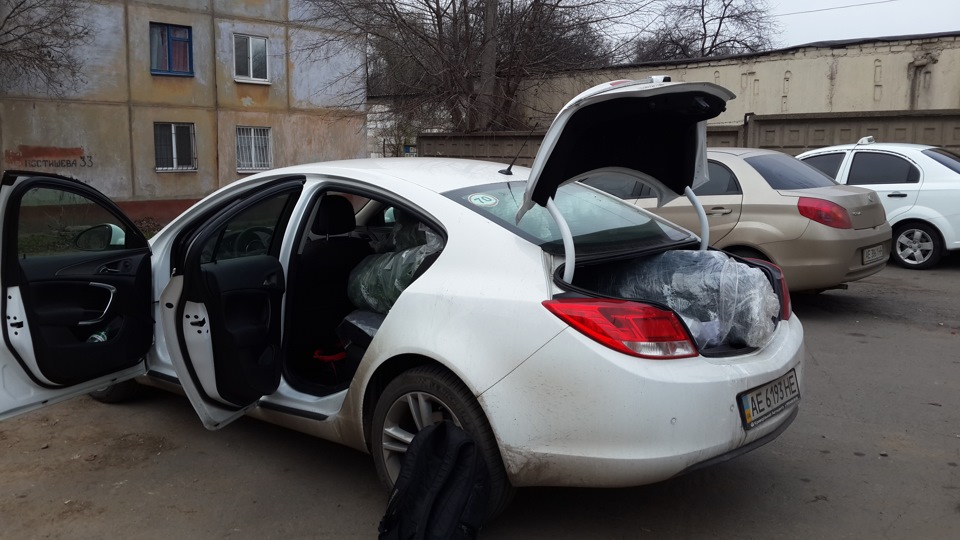 Перевіряємо місткість багажника та салону 1
