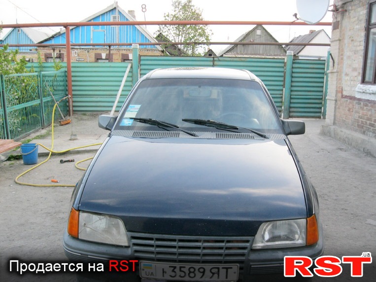 Знайшов на сайті автопродажів фото свого, коли його купував, був таким 1