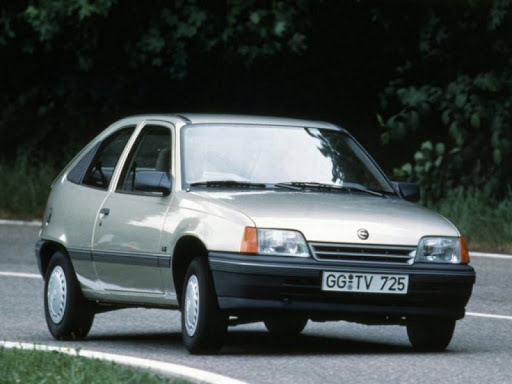 Питання до знавців, передній бампер Opel Kadett E 2