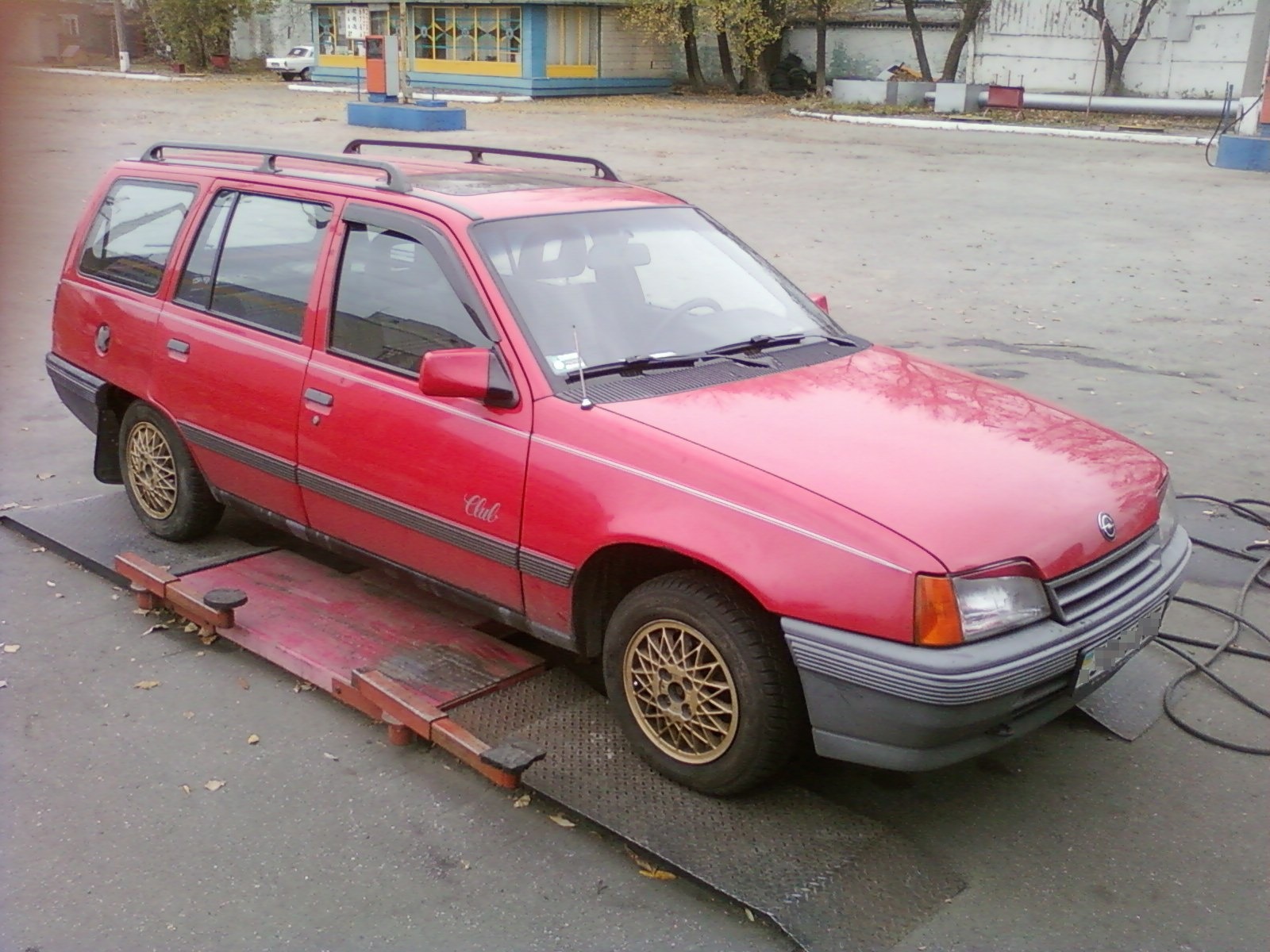 зима, взув зайчика в теплі капці 2