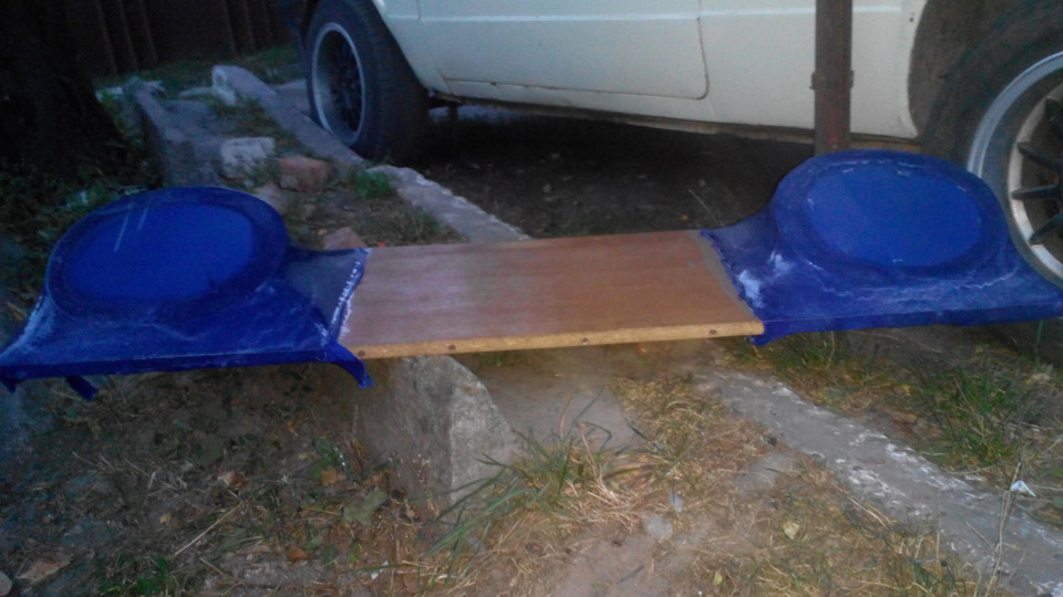 задня акустична полиця 1