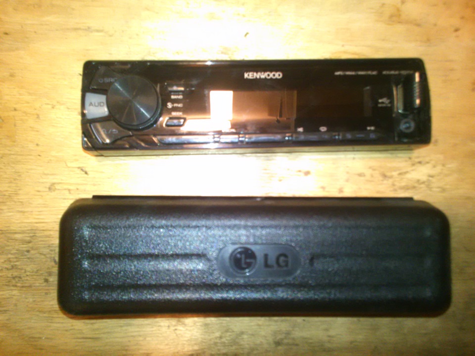 Коробка для зберігання панелі магнітоли 1
