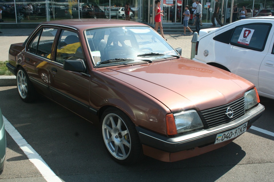 Opelfest2012/Нові метелики на капоті =) 5