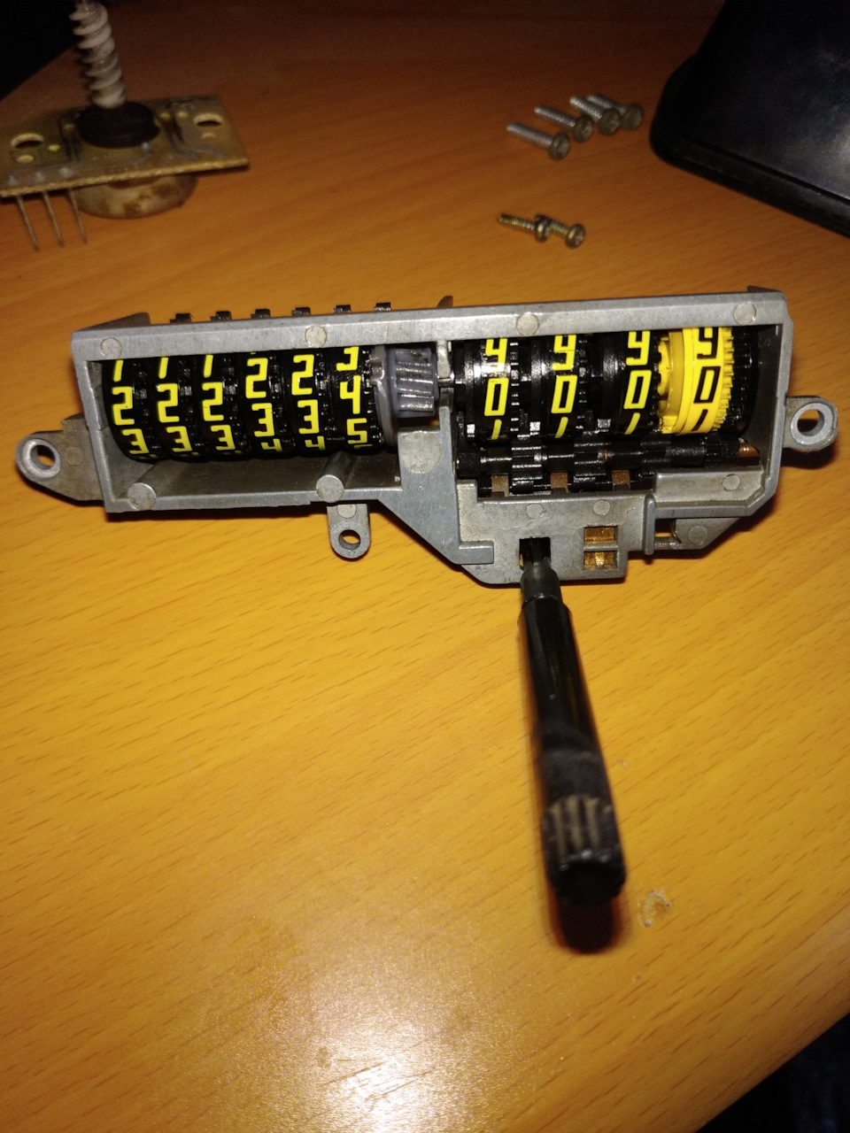 Ремонт одометра LCD панелі приладів 2