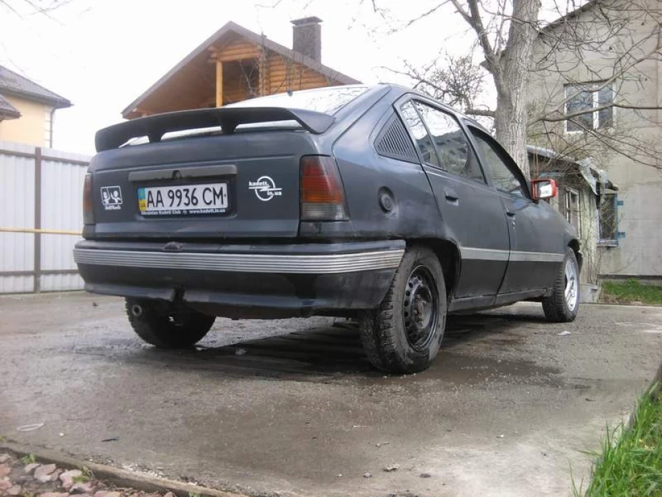 2 покришки - у сміття