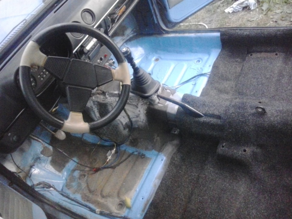 Колись автомобілі ремонтувалися оловом і латунню... 3
