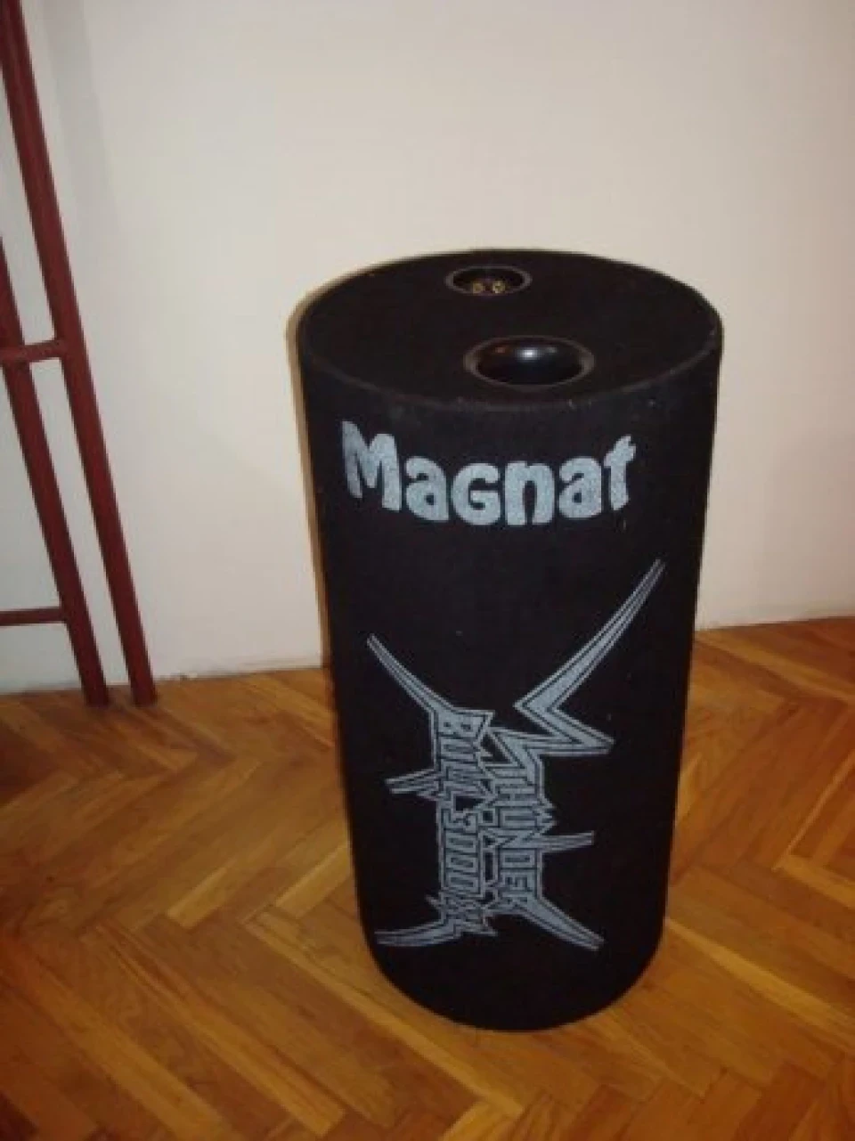 Довбає відмінно))