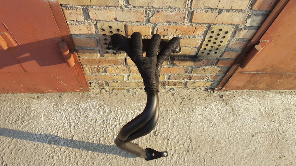 Коллектор освіжив і обмотав бинтом 3