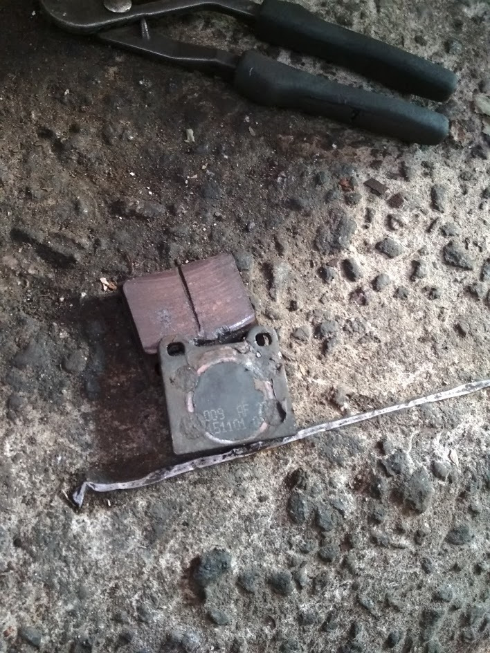 Заміна гальмівних колодок 4
