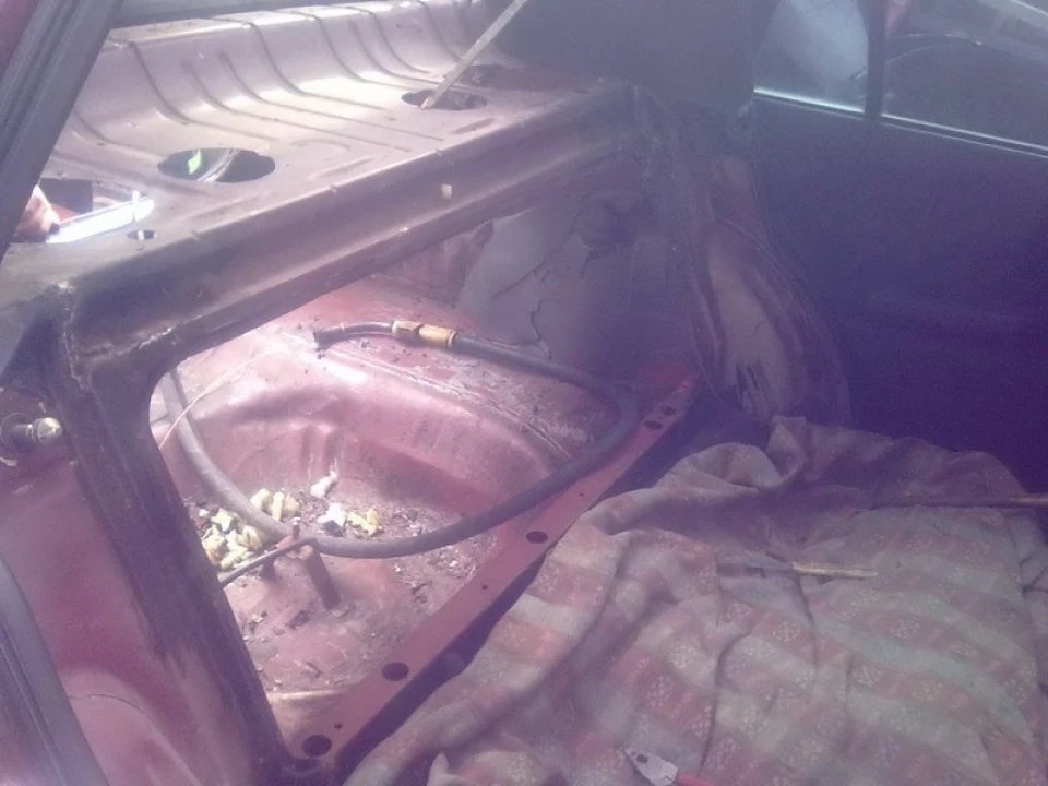 Задня полиця, хвороба седанів.