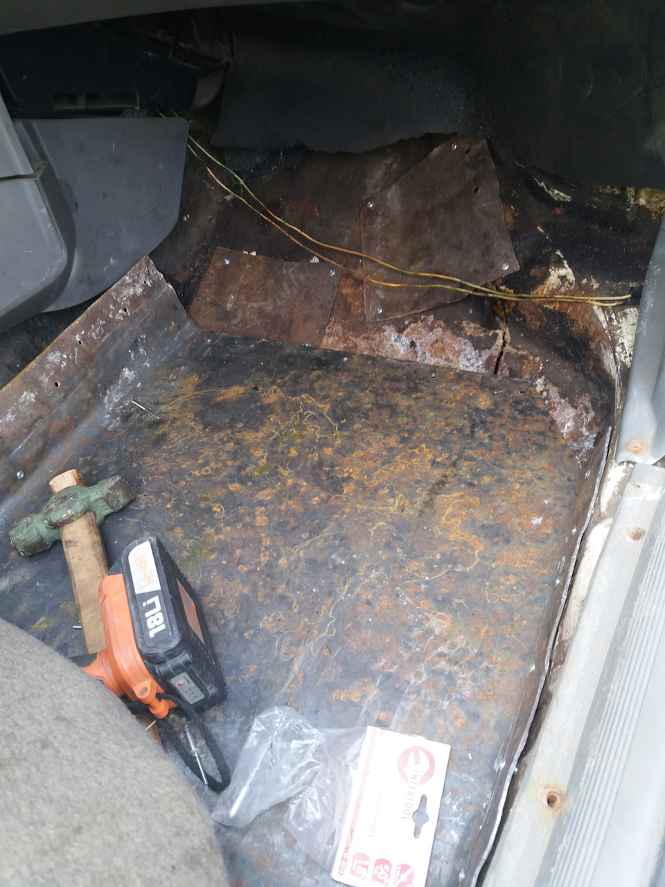 Зробив дно своїми руками 4