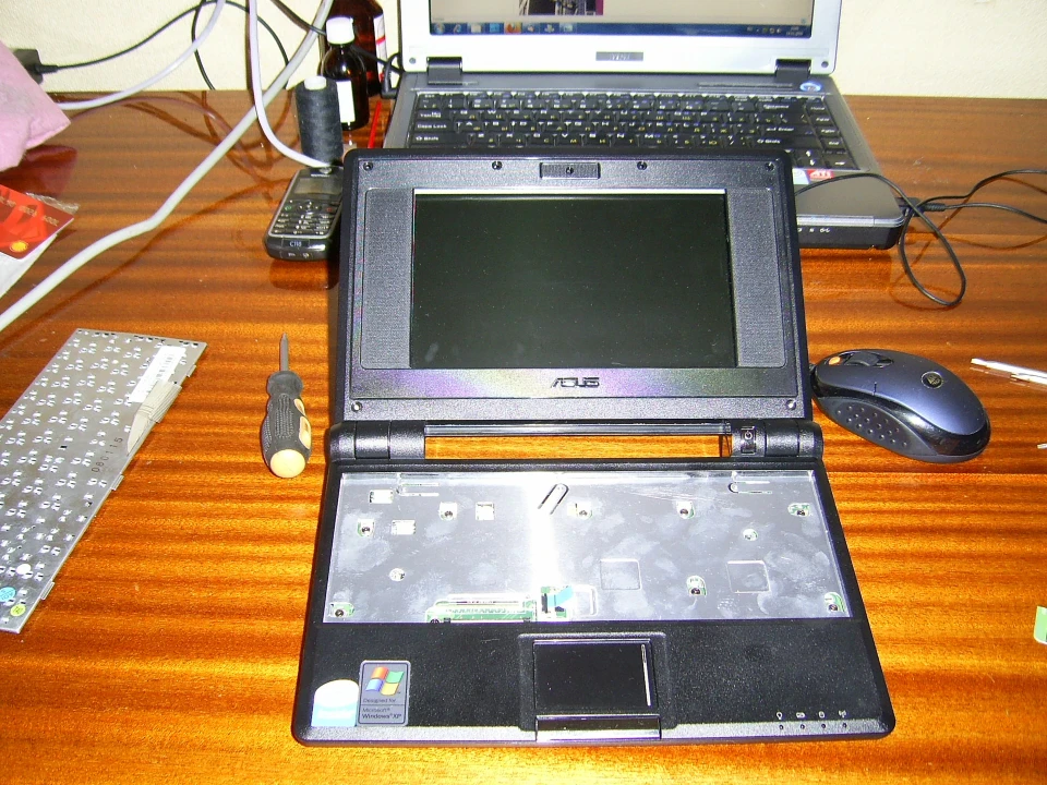 Почав встановлювати EEEPC у центральну консоль