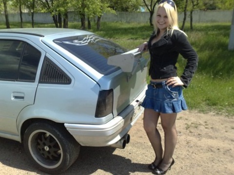Дівчата та машини 2