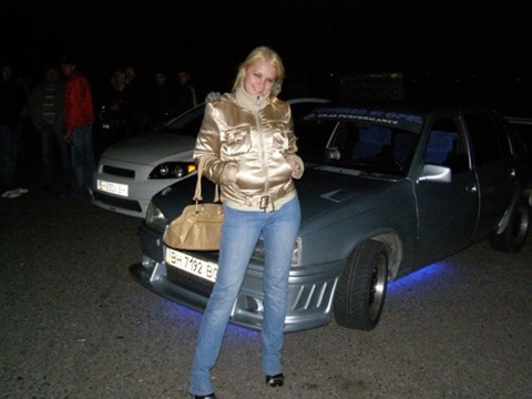 Дівчата та машини 1