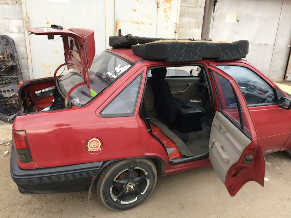 Диван з Calibra в Kadett E 2