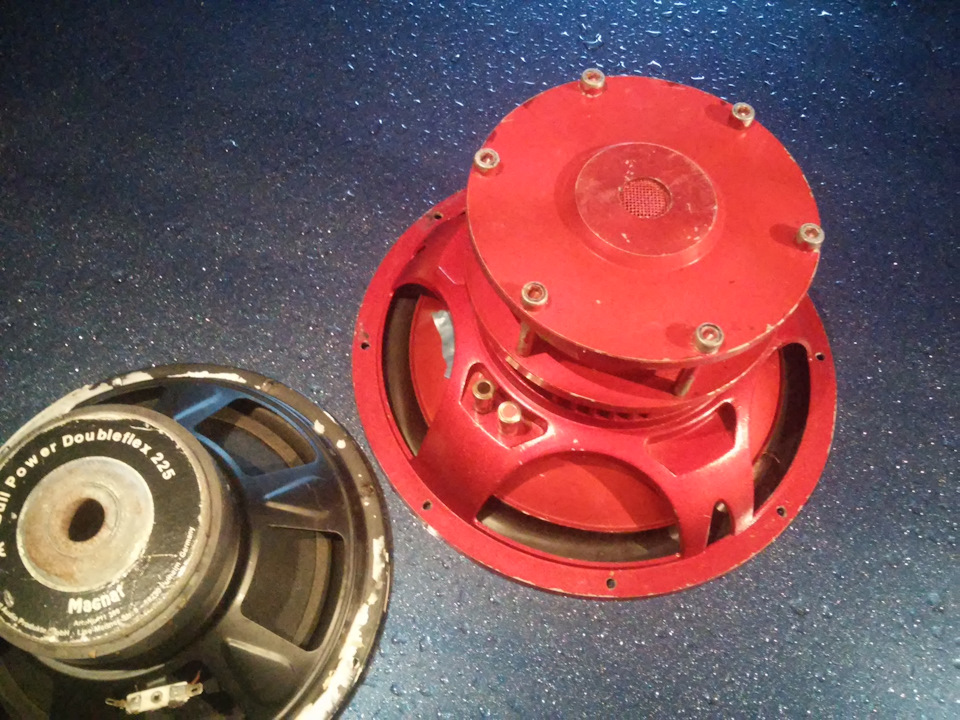 купив саб MEGA KIKS RED DEVIL 500w 5