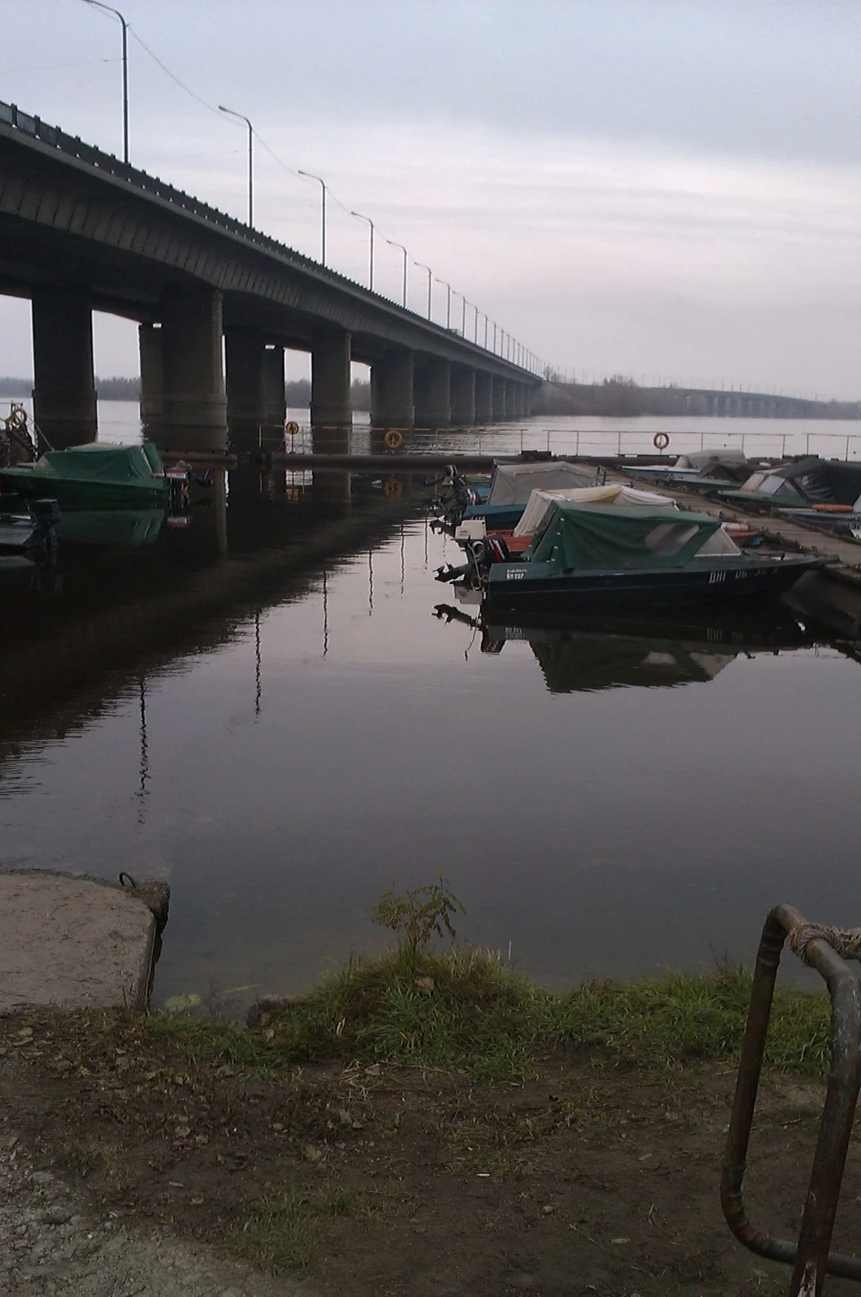 човен