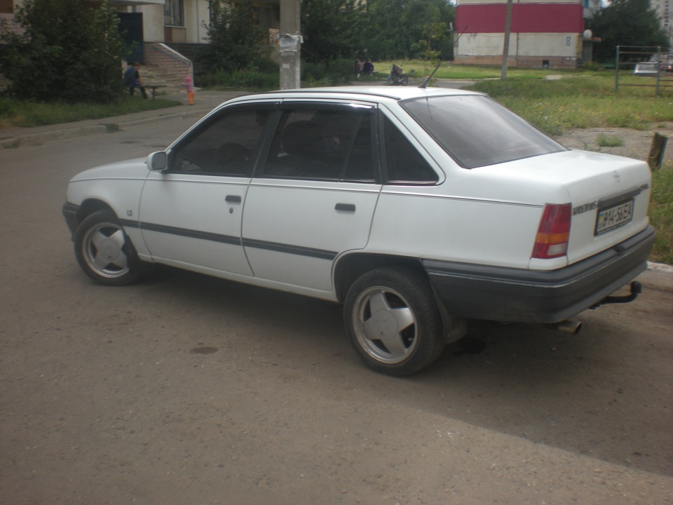 Прошу допомоги у фотошоперів 4