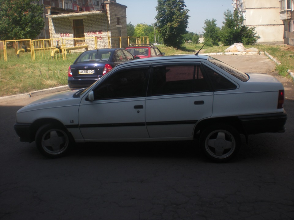 Прошу допомоги у фотошоперів 1
