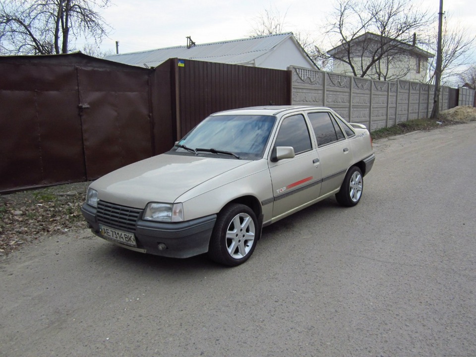 Перевзувся в лиття 15е Ronal 7j et36 з гумою 195\50 1