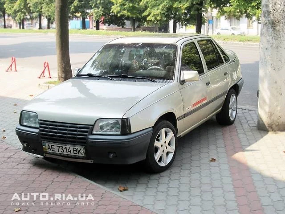 Настав час розтануть! Opel Kadett TOP 1988