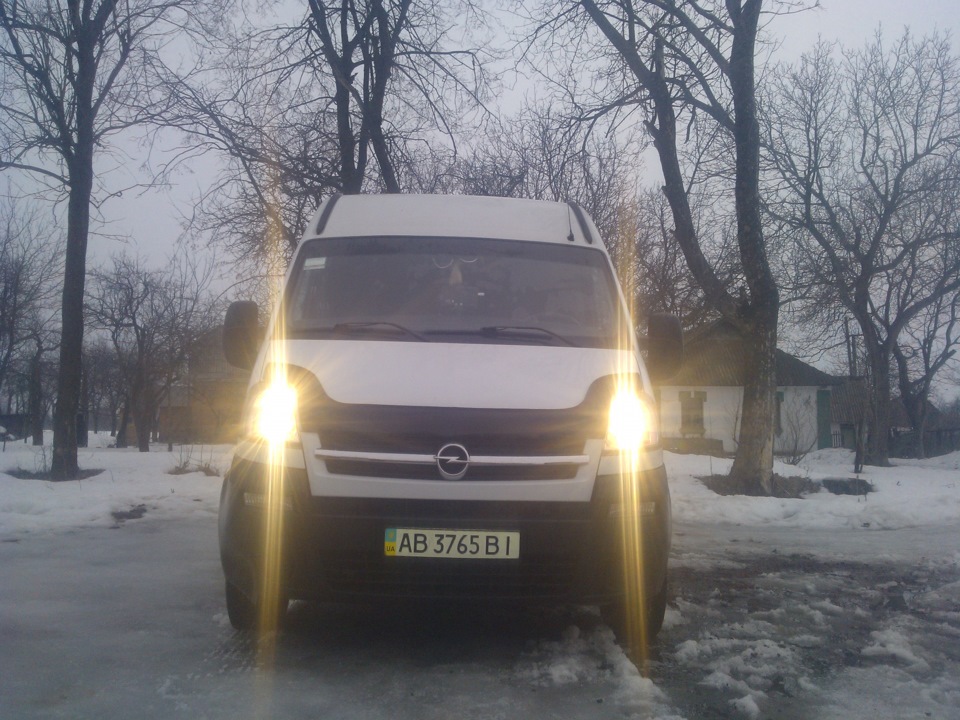 Дефлектор капота 3