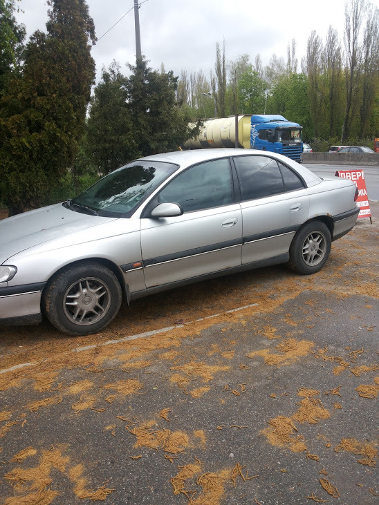 Продам або обміняю свою Омегу 1998 2.0 X20XEV 2