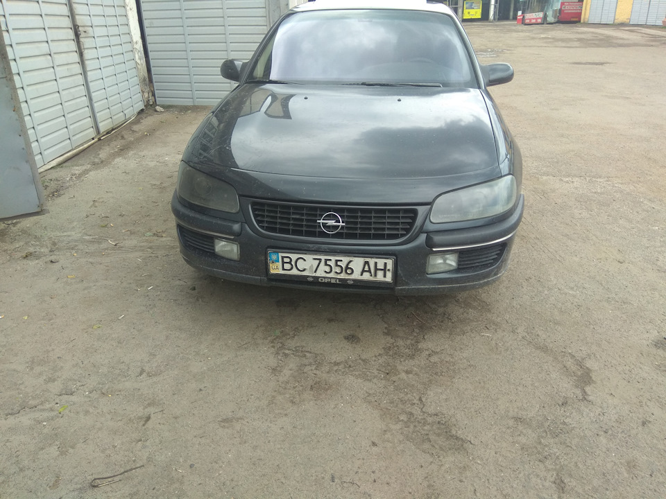 Рішітка радіатора Irmscher 3