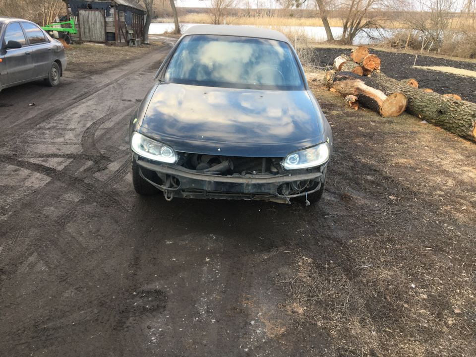 Фари Омега б 4