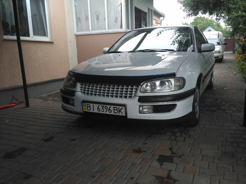решітка Steinmetz Opel Omega b