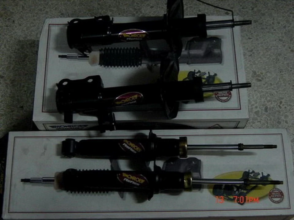 Трохи оновився, стійки Monroe Reflex, опорники bilstein, стійка стабілізації Moog, рульова трапеція в зборі Moog, гальмівні колодки, опорна гума Optimal