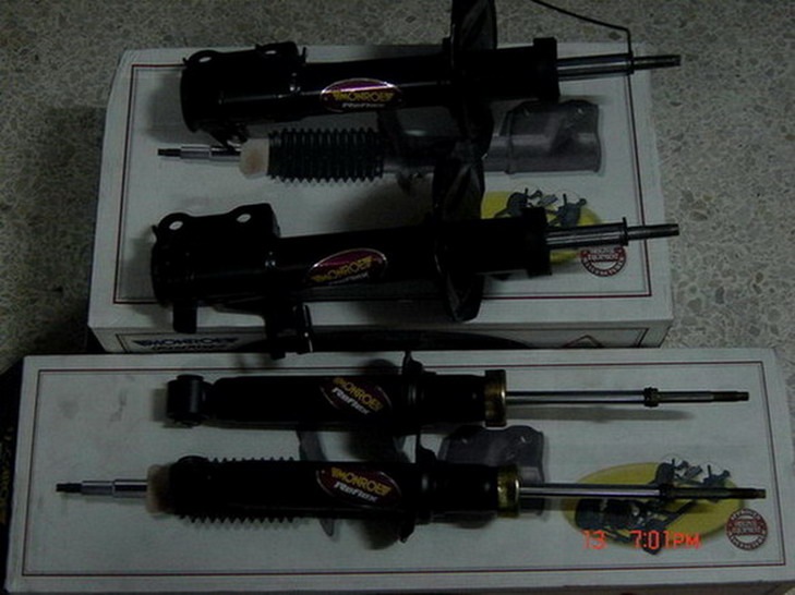 Трохи оновився, стійки Monroe Reflex, опорники bilstein, стійка стабілізації Moog, рульова трапеція в зборі Moog, гальмівні колодки, опорна гума Optimal 1