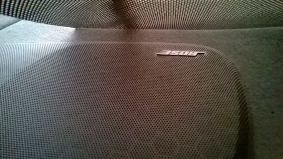 Поставив акустику BOSE 1