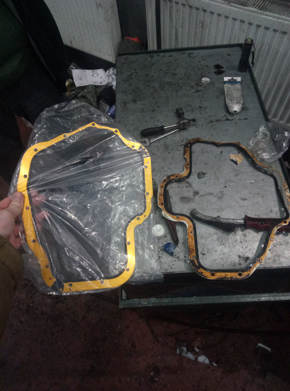 Заміна прокладок (прокладки) піддону, подушок двигуна та масла 2
