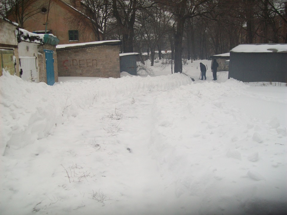 Боротьба зі снігом 2, як я діставався до гаража 4