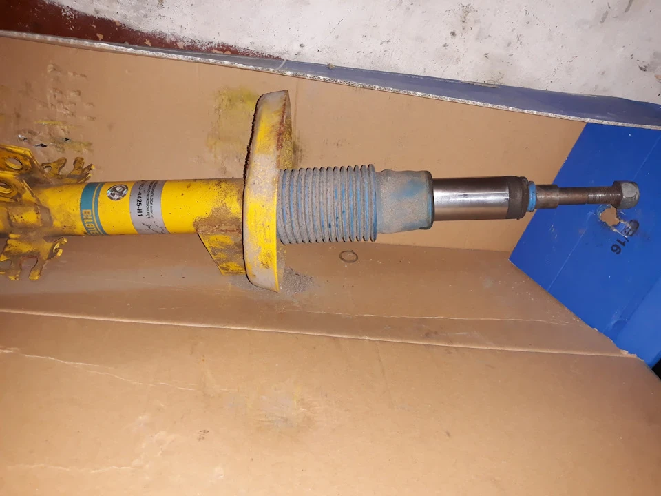Передні стійки померли! Змінюємо на BILSTEIN