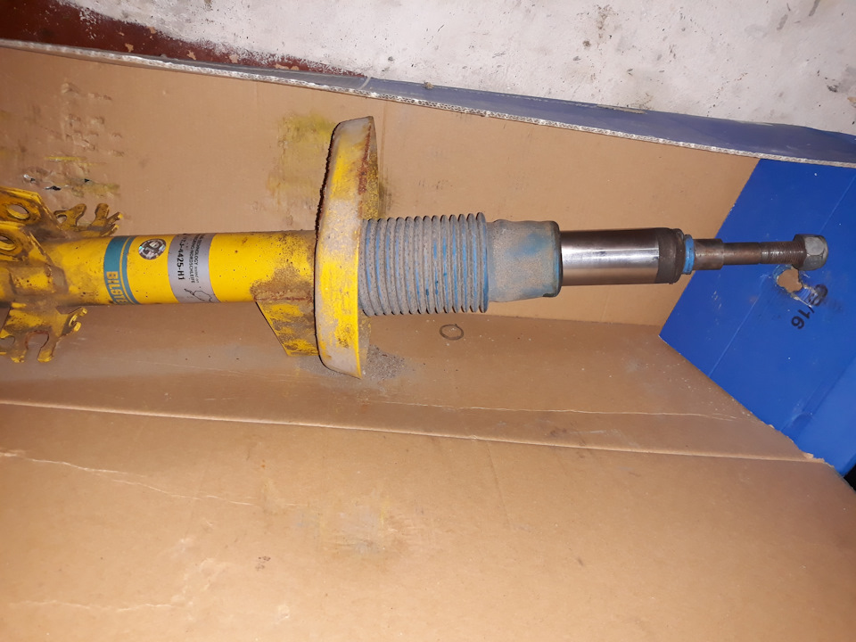 Передні стійки померли! Змінюємо на BILSTEIN 1