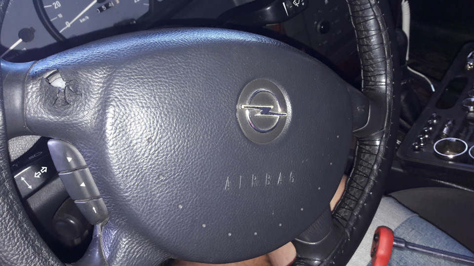 Усунення косяків:) Заміна airbag-а керма. 1