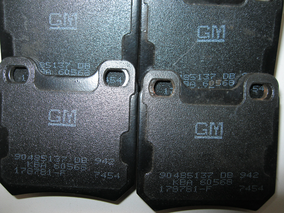 Комплект гальмівних колодок GM. Opel Omega A. 3