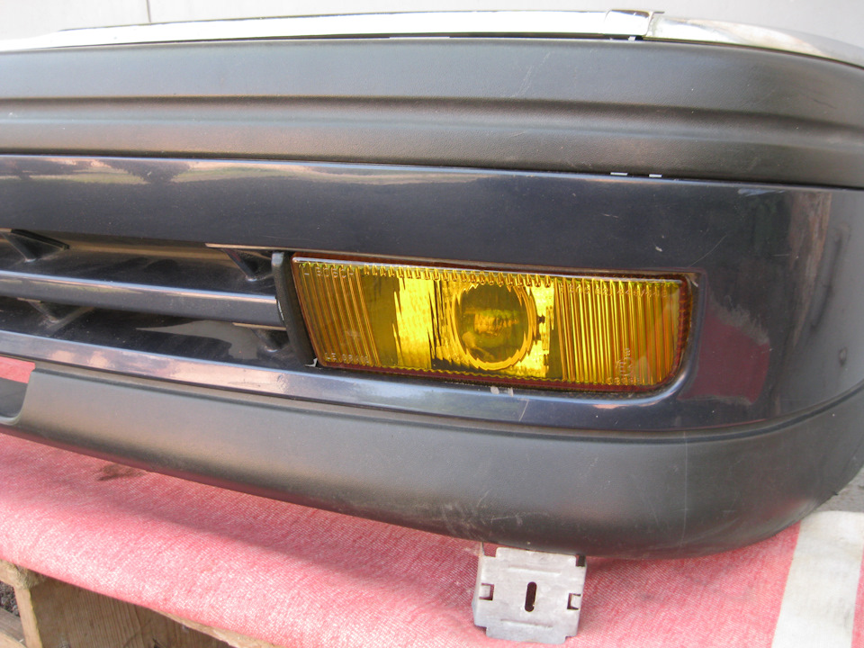 Чергове придбання жовтої протитуманної фари на Opel Omega A. 5