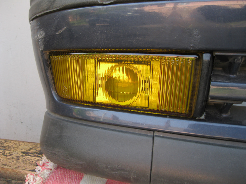 Чергове придбання жовтої протитуманної фари на Opel Omega A. 2