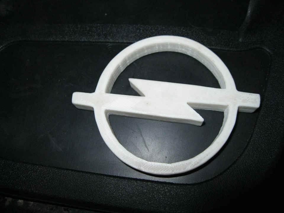 Шильдики на передні бризковики OPEL OMEGA A } 2