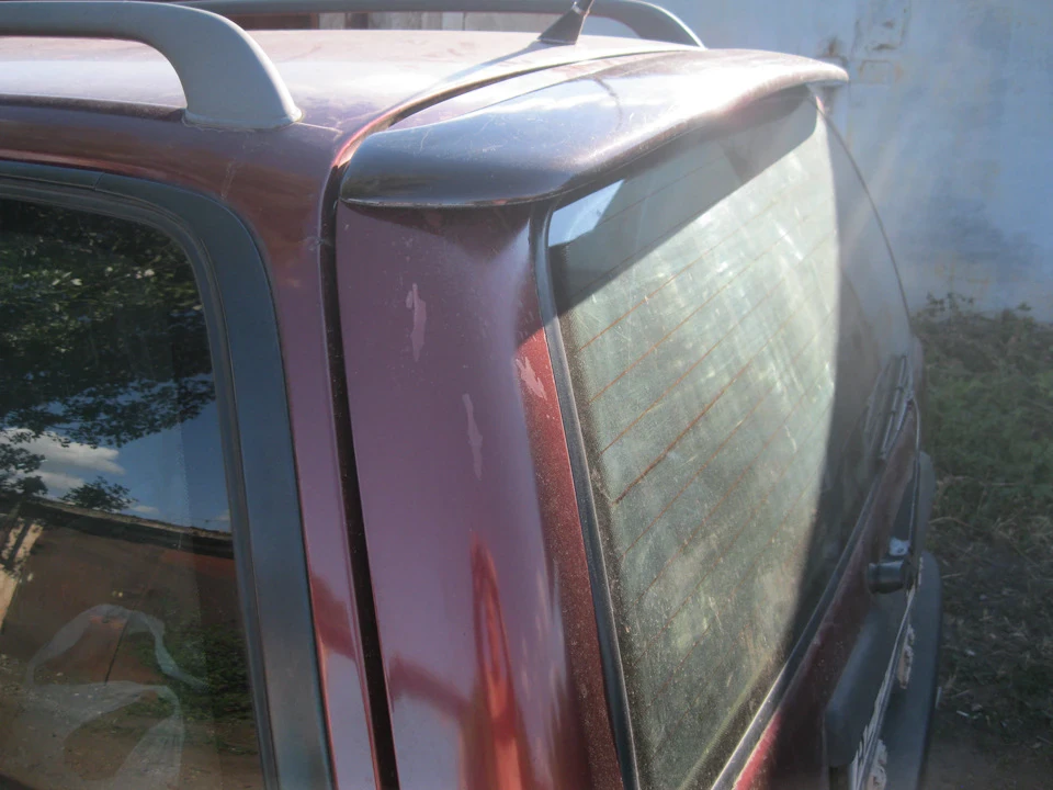 Спойлер Irmscher на Opel Omega A Caravan.