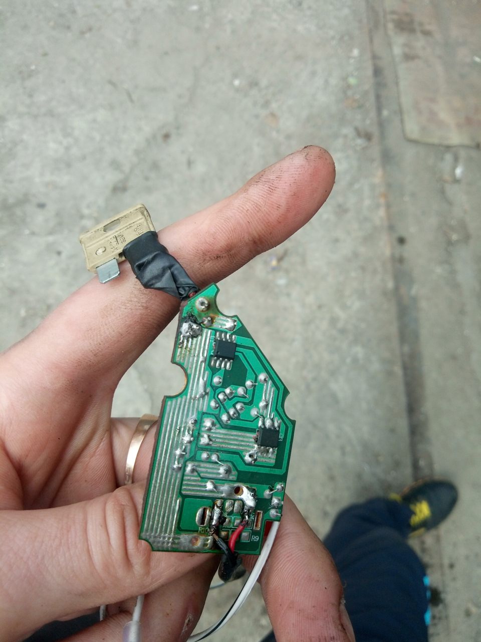 Підключення реєстратора до плафона 3