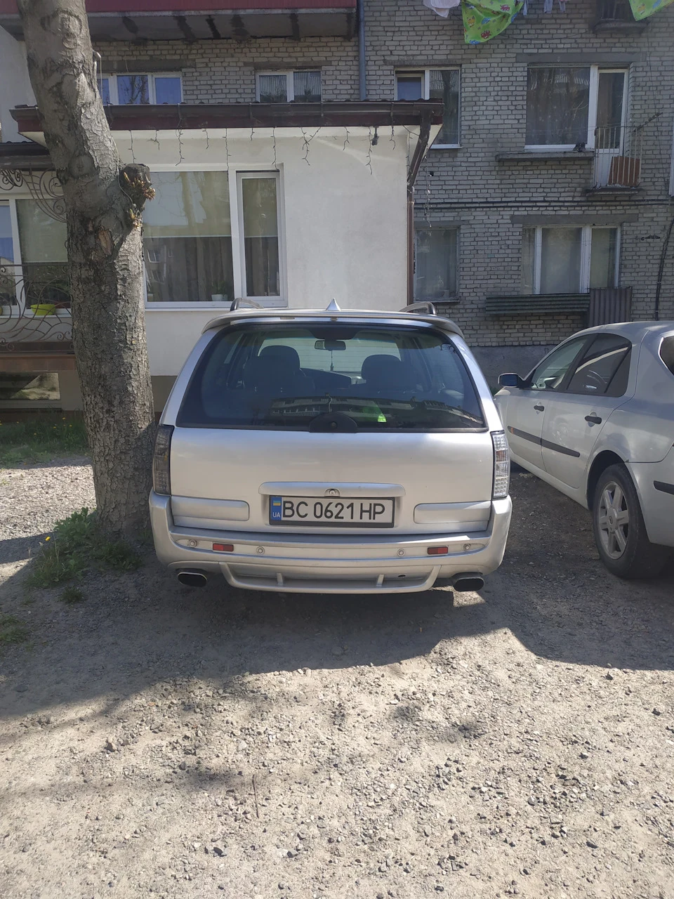 Задні стопи LED.