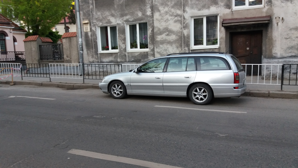 Заміна амортизаторів з підкачкою на Opel Omega b 5