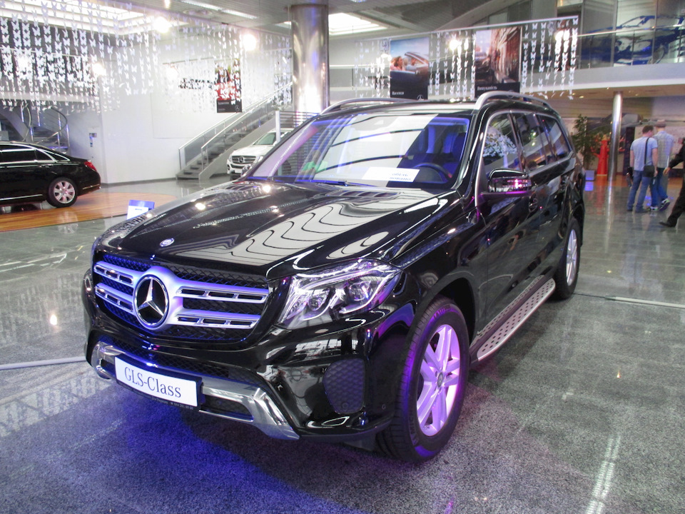 Столичне авто шоу 2016 1